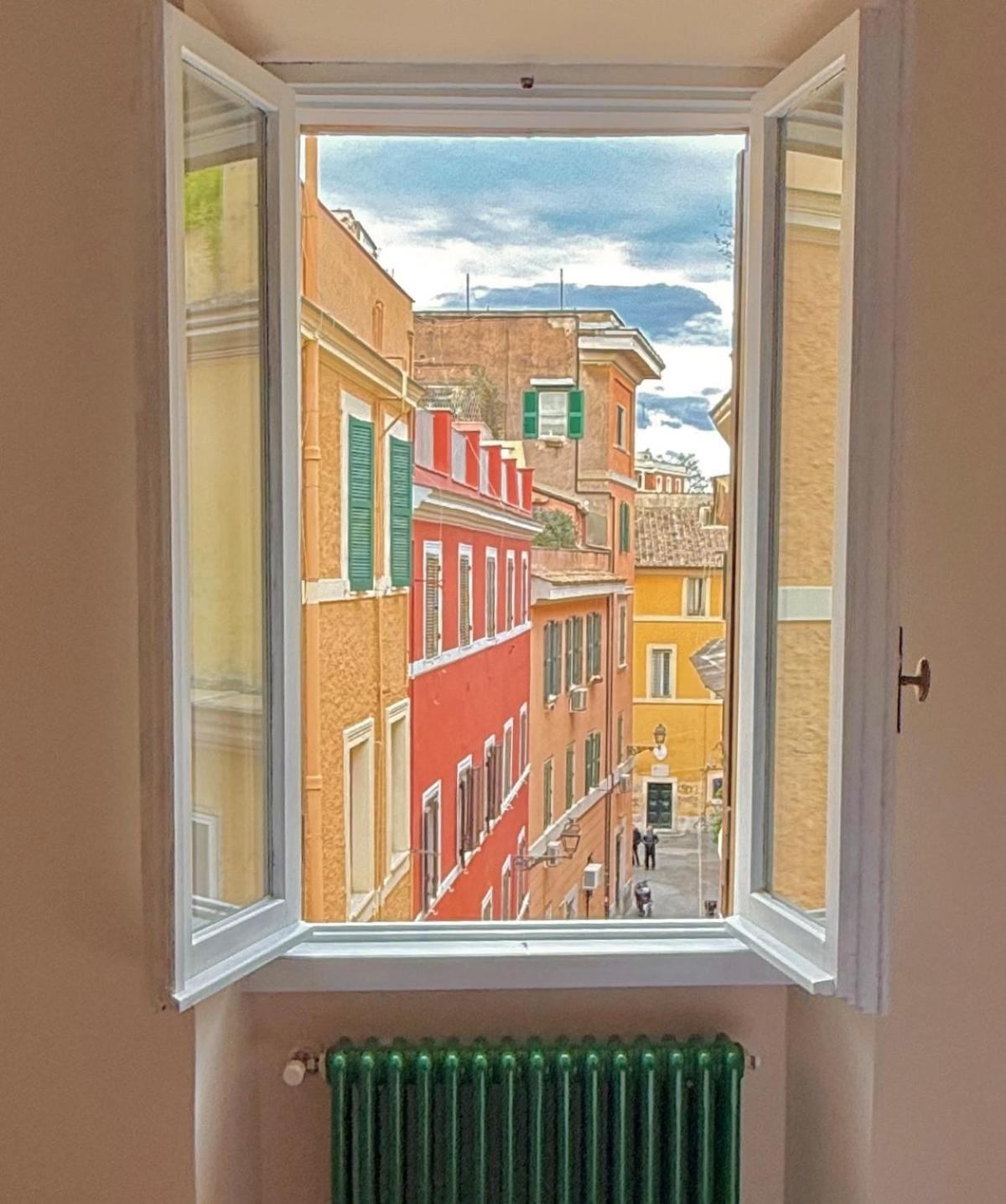 Apartment Design And Cozy In Trastevere